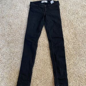 Black hollister skinny jeans